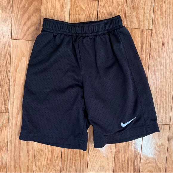 Boys Nike Shorts - Picture 1 of 2